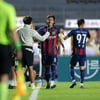 1위와 꼴찌 대결? '대이변 연출!' 수원FC, 대전에 3-0 대승... 최하위→10위 점프... 막판 9분 동안 '무려 3골' [수원 현장리뷰]