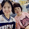 두산 팬 소원 성취 '뭉클 사연', 초등 교사 딸-'고3 만학도' 어머니 시구-시타
