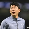 '충격' 손흥민, 잔류해도 주장 완장 뺏긴다 "프랭크 신임 감독, 표현 뚜렷한 리더 좋아해... SON은 조용조용"