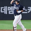 [포토] 노시환 '독수리 발톱 터닝'