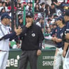 '벤치 박차고 나온' 두산 조성환 대행, 대체 '3회말 2루서 무슨 일'이 벌어졌나 [인천 현장]