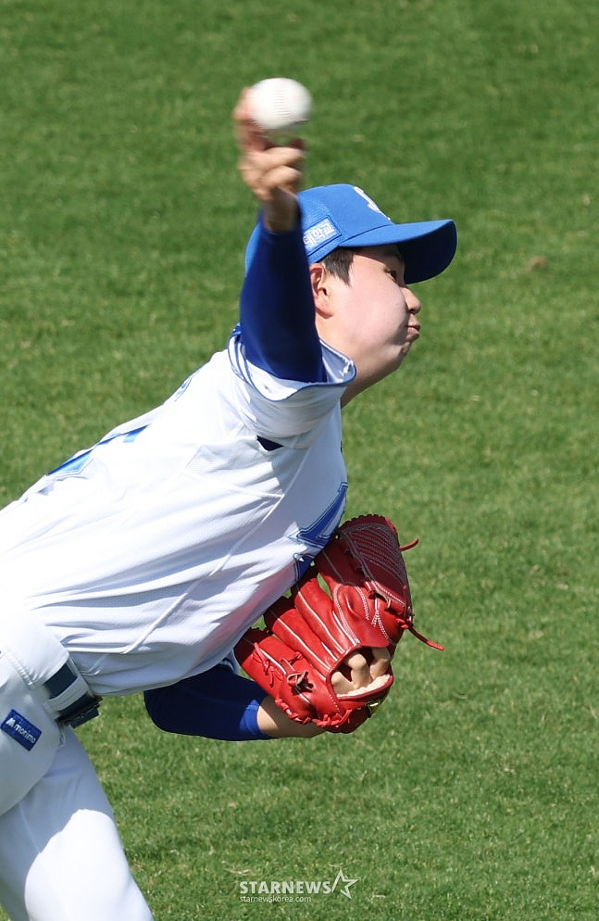 "말 안 해도 알아서 잘한다" 최일언 코치가 노터치 선언한 '유일 신인', 대표팀 상대 선발 쇼케이스 치른다