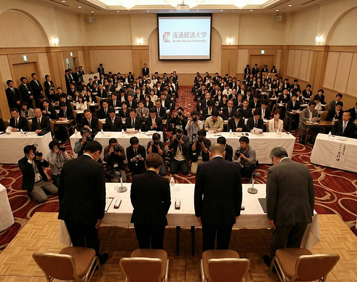'日축구 충격 실화' 대학 선수 5명, 기숙사서 대마 흡입→국대 배출 '60년 역사' 명문 축구부 '무기한 활동 정지'