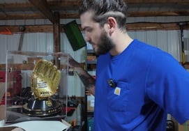 "我的天啊！ "庞塞迎接KBO的'GG'时，连连发出感叹，"这是我一生中第一个金手套啊！"