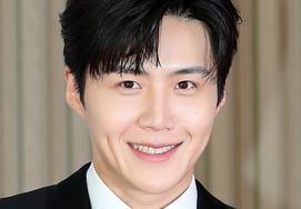 '自宅家族法人'で精算金を受け取ったキム・ソンホ..ファンタジオは線を引いた [スター・イシュー]