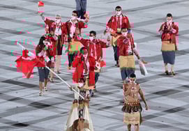 Знаете 'Вау, мускульный человек Тонга', с которым я общался в Пхенчхане?→ До встречи на зимних Олимпийских играх 2026 года! Может на этот раз я сниму смех?