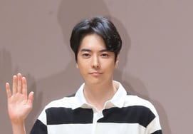 Park Tae-joon, the "100 billion building owner," earned another 3 billion won after overcoming the pain of divorce..Hannam-dong building sold