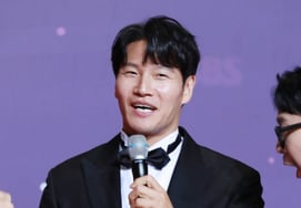 "Ким Чен Гук и его жена живут вместе, не так ли?"..Снайпер "родственника" взорвался [Окмуна]