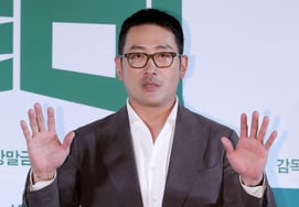 'ハ・ジョンウ7月結婚説'、キム・ヨンゴンの言葉まで驚くほど'3拍子'がぴったり合った..誤解のハプニング [総合]