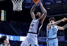 [At one go] "Tunk shooting is the real taste of basketball, right?' Shawn Long