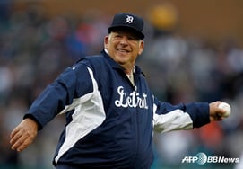 Tập 195 → Biến hình thành thợ làm bánh sau khi nghỉ hưu của MLB. Huyền thoại DET Lolich qua đời, hưởng thọ 85 tuổi