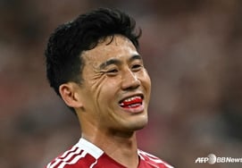 "震惊"日本队队长，利物浦坐板凳两年"硬胶" 被22岁申星挤下面临被驱逐出境的危机，"世界杯怎么办"热度"崩溃"