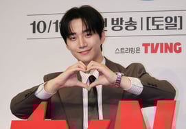 Ли Джун Хо, звездный рейтинг 男 актер 2-е место...Глобальная популярность