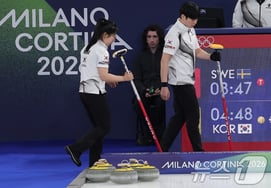 韓国カーリングの「驚くべき誤審」論争、逆転の可能性があるのに審判が「早期終了」