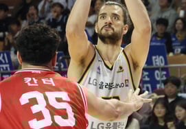 [相片儿] 马雷"掉下去就中射门"