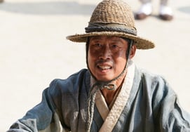 刘海镇，《与王一起生活的男人》在愉快和沉重之间完美走钢丝