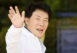 Phòng cấp cứu vì tình trạng sức khỏe không tốtSong Dae Kwan qua đời vì một cơn đau tim [Star Issue]