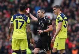 Đội trưởng Tottenham Hotspur tái xuất sau 29 phút → Thất bại 0-2 trước Manchester United... Thất bại trong 7 trận → rớt xuống hạng 14