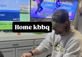 ワイスはまだ韓国が恋しい→韓 焼き網で肉を焼くシーンをキャッチ「家でKバーベキュー」