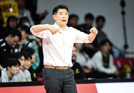 '前半のエラー10個→後半1個' LGの大逆転にはチョ·サンヒョンのハーフタイムでの'激怒'があった！ 無関心なユ・ギサン「それが監督のスタイルだ」