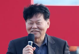 Шин Сон Иль и Ам Англан ♥ Начало..."Самый молодой дебют в Чунму" скончался режиссер Чон Джин У, ему 88 лет.