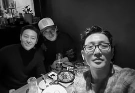 'チャ·ジョンウォン♥' ハ·ジョンウ、公開恋愛後にジュ·ジフンとキム·ドンウクに会った..'神と共に' 友情は変わらず