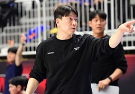 No one knows why the commander is late, director Kim Hyo-beom said, "I don't like being emotional... All of a sudden" [the site of a water source]