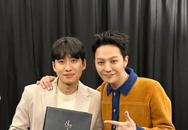 Mimi Minu，终于成为成功的粉丝了。G-Dragon收到了限量版礼物吗？