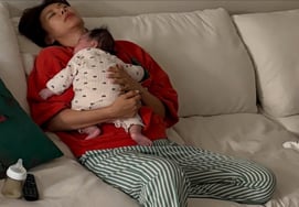 Сон Хён Чжу, преодолевай боль в ране сына..."Маленький и неуклюжий человек живет вместе в нашем доме" - новости о втором воспитании детей