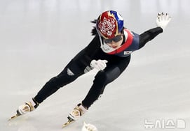 "As expected, it's a good sport." Three short track Korea have made it to the quarterfinals... Choi Min-jeong continues to challenge 'the most gold medals ever' [Milan Olympics]