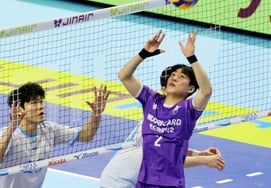 [相片儿] "球的分配由我来做吧！' 韩泰俊