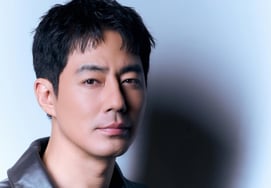 "HUMINTS." Jo In Seong, long arms and legs action.."Isn't everyone doing it?" [Interview 1]