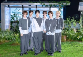 'Cuộc gặp gỡ đầu tiên' → 'chúng ta'...TWS đưa tin về sự tươi trẻ cùng ca khúc mới 'Me After You'