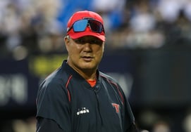 'Nếu chơi thì hát nhé'Danny không gọi → Rõ ràng là như vậy mà!" Jung Myung Won chia sẻ nỗi buồn với Yeom Kyung Yeop trong phim mới 'Cựu thành viên Jung Myung Won'