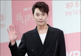 Ai là cố diễn viên Jeong Eun Woo?"Một ngày trước khi qua đời, cậu ấy đã gửi tín hiệu đến Jang Guk Young à?" [sự tổng hợp]