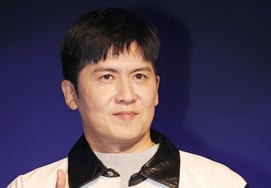 洪京民（音）说"不管三七二十一的乐队最棒！' [★照片]