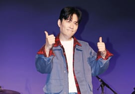 Nghệ sĩ ghita của ban nhạc bất luận là ai!' [★Ảnh]