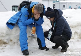 Shock "What do you mean the faces of the dead" Ukrainian hero who stuck to his helmet, deprived of his ID card 30 minutes before the game... 父, too, sobbing [the scene of Milan]