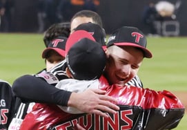 "Mỗi vận động viên đều có cá tính rõ ràng" LG Power Source - Roll Model - Gentleman ai là người chiến thắng, năm 2025 Twins có gì khác biệt?