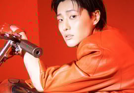 Вудс, предварительный релиз песни «CINEMA» и «Bloodline» сигнализирует о возвращении.Позиция в верхней части чарта сразу после выхода