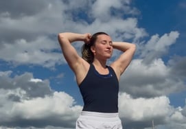 The most popular girl in the athletes' village, "600 男 rushed."" "Secret Private Life" at Luge National University... The conclusion is, "See you two on Valentine's Day"" [Milan Olympics]