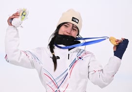 Choi Gaon, thần tượng kiêm cố vấn, đã ngăn chặn lễ đăng quang của Chloe Kim→ Cô gái ấy chỉ mới 17 tuổi" Cả giới truyền thông nước ngoài cũng cảm thán [Thế vận hội Milan]