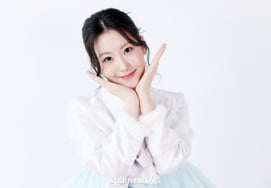 Oh Yu-jin, "My personality changes after 'Miss Trot 3'...""It's not good if Song Ga-in is taller." [Hanbok Interview②]