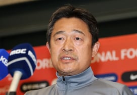 [человек.] Не было никакого "иммиграционного преимущества", заключения Футбольной ассоциации о "переосмыслении" воли руководства АГ.