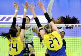 [Chụp ảnh] 'Tránh blocking nào' MOMA