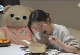 «Малыш Мэнсу» Ким Си Хён, он сказал, что уже 7 лет как живёт один.С утра и до бега в мукбанге с раменом, повседневная жизнь меняется [Телевидение по горе Нахон]