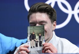 车俊焕书写韩国历史的日子 "失去父母的悲剧"花滑明星感动的奥运会出道战:"这是为父母准备的舞台" [米兰奥运会]