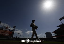 Lee Jung Hoo tự hỏi tại sao lại đưa fan của mình lên thuyền trên biển?