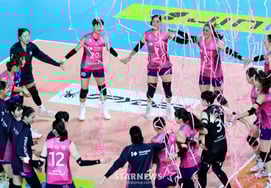 [Chụp ảnh] Chúc các bạn một mùa Tết thật hạnh phúc! Heungkuk Life đưa bộ trưởng ra ngoài với tỷ số 3-0.