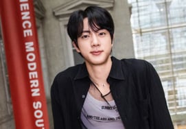 Jin (BTS) giành No.1 trên chương trình Radio Mexico House của 'Don't Say You Love Me'Chiếm lĩnh bảng xếp hạng toàn cầu